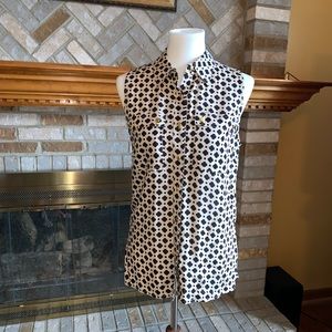 Ladies Sleeveless Blouse.  Great style!